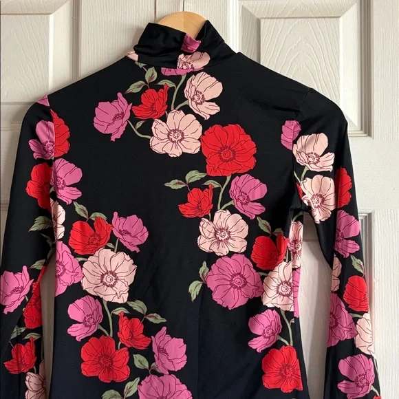 The Westside Floral Long Sleeve Women's Top - Picture 5 of 8